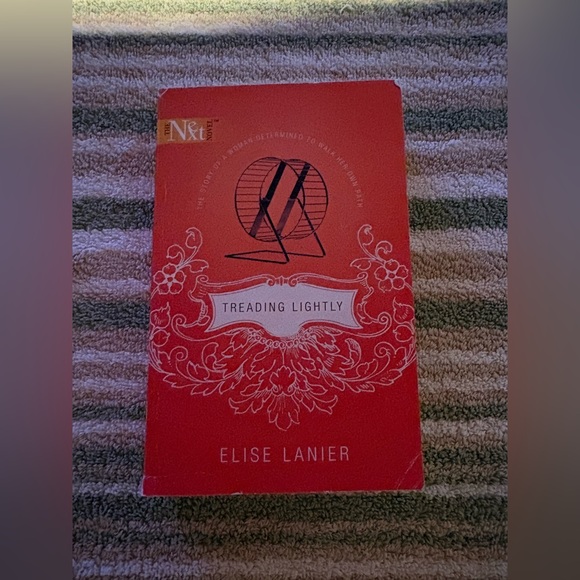 Other - Treading Lightly Elise Lanier Harlequin Romance Paperback 2006